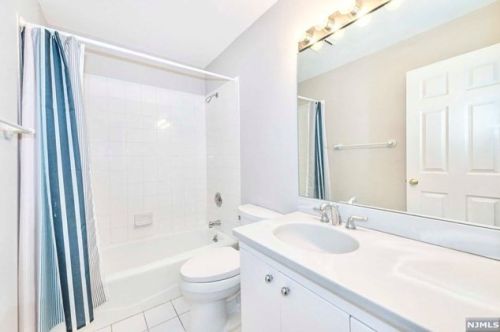 158 Panorama Dr, Edgewater NJ  07020-7239 exterior