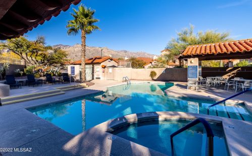 4061 Quiet Moon Dr, Tucson AZ  85718-3427 exterior