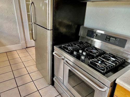 1392 Athens Ave, Atlanta GA 30310-4333 exterior