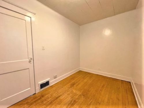 2333 Hoyne Ave, Chicago IL 60643-1816 exterior