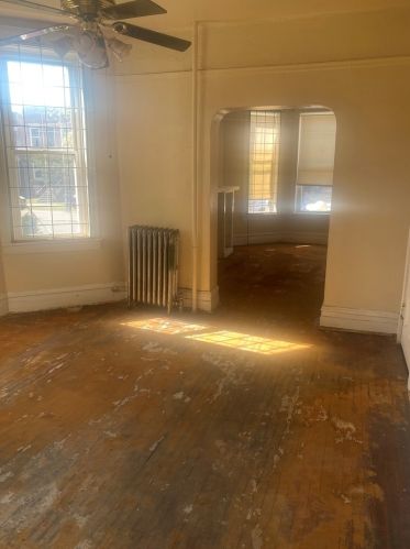 6805 Champlain Ave, Chicago IL 60637-4114 exterior