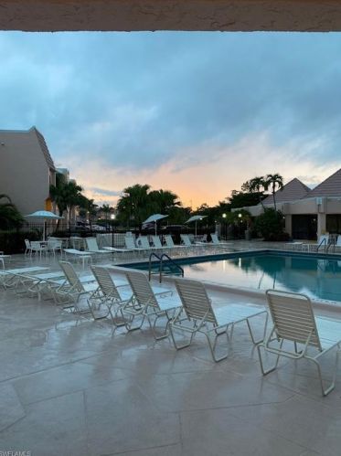 180 Turtle Lake Ct, Naples FL 34105-5565 exterior