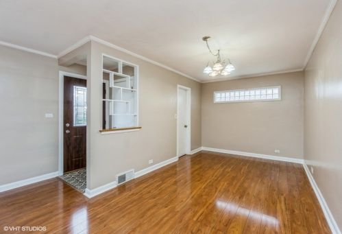 6300 Karlov Ave, Chicago IL 60652-3122 exterior