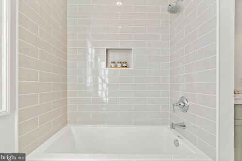 4420 Fessenden St, Washington DC  20016-4054 exterior