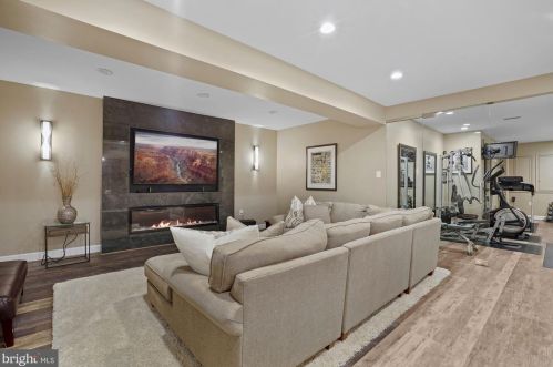 624 Live Oak Dr, Mc Lean VA 22101-1563 exterior