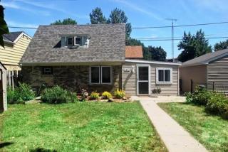 4836 Navajo Ave, Milwaukee, WI 53217-5437