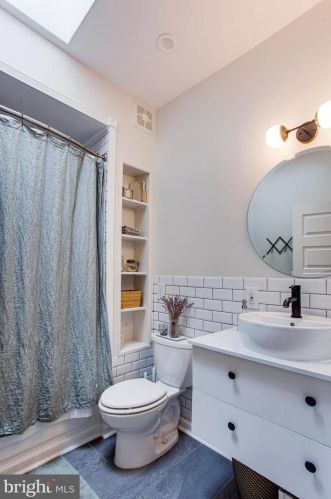 5150 Cedar Ave, Philadelphia PA 19143-1524 exterior