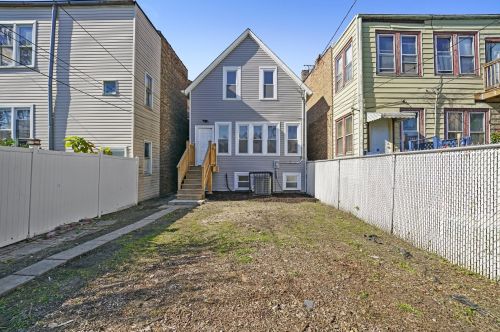 7325 Champlain Ave, Chicago IL 60619-1828 exterior