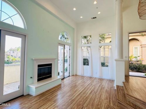 1350 Bayside Cir, Oxnard CA  93035-2148 exterior