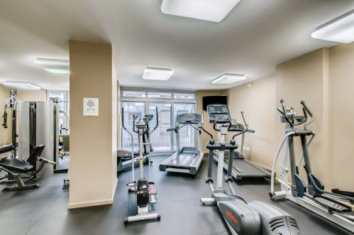 125 Jefferson St, Chicago IL  60661-3609 exterior