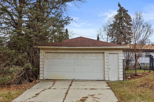 9826 Langlade St, Milwaukee WI 53225-1014 exterior