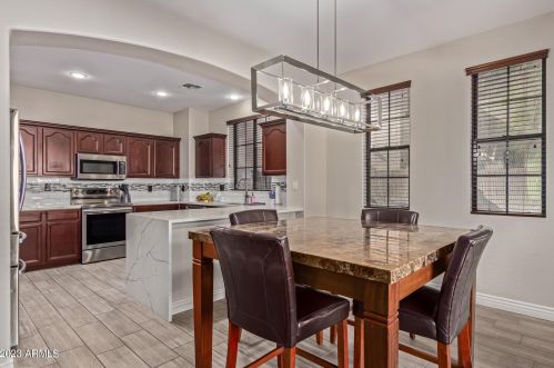 2376 Dusty Wren Dr, Phoenix AZ  85085-7032 exterior