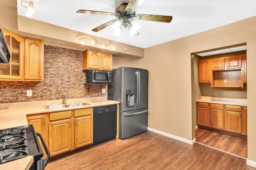 71 Fountain St, Pittsburgh, PA 15212-4175