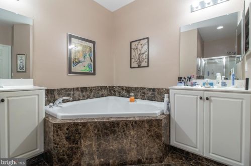 201 Fairway Dr, Warminster PA 18974-3797 exterior