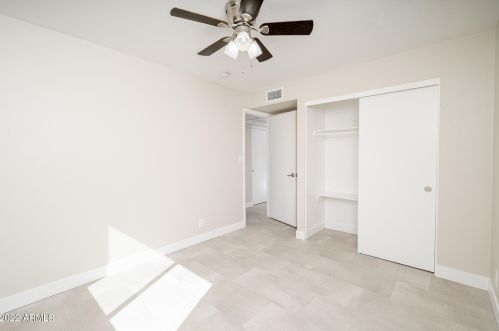 3824 Carol Ave, Phoenix AZ 85021-2091 exterior