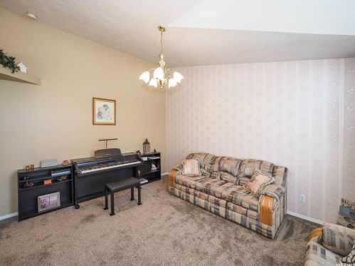 4662 8450, Taylorsville UT exterior