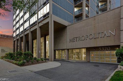 5320 Sheridan Rd, Chicago IL  60640-2533 exterior