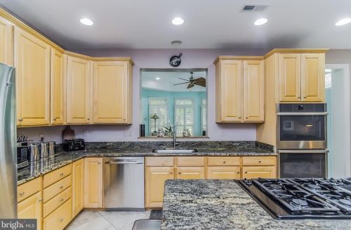 13606 Mt Prospect Dr, Rockville MD 20850-3510 exterior