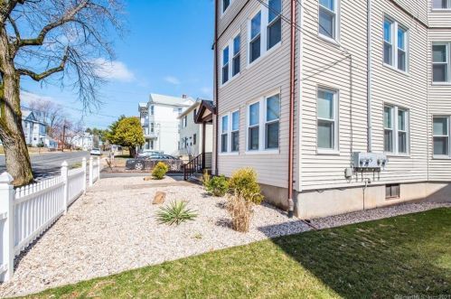 71 Albany Ave, New Britain CT 06053-3586 exterior