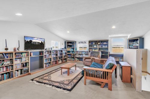 2560 66 St, Fennville MI 49408-9620 exterior