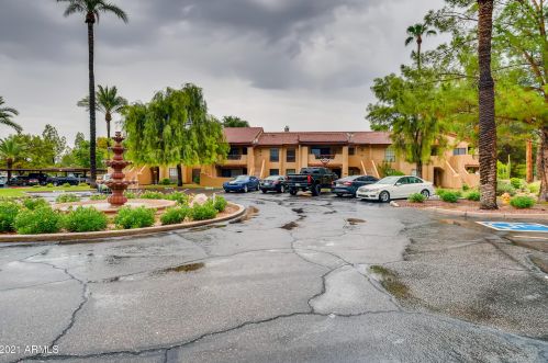 1351 Pleasant Dr, Chandler AZ 85225-6513 exterior