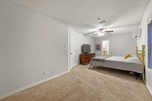 8408 Dixon Dr, Austin TX 78745-7515 exterior