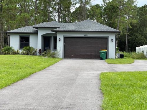 4082 8th Ave, Naples, FL 34117-9149