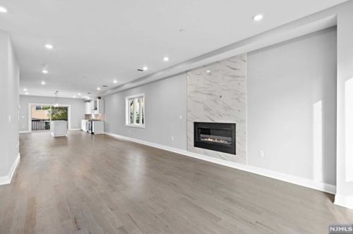 57 Lincoln Ave, Cliffside Park NJ 07010-1820 exterior