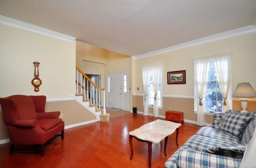 100 Pierce Blvd, Windsor CT 06095-1787 exterior