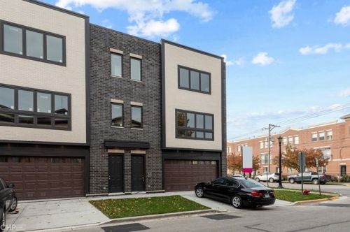 2340 74th Ct, Chicago, IL 60707-2631