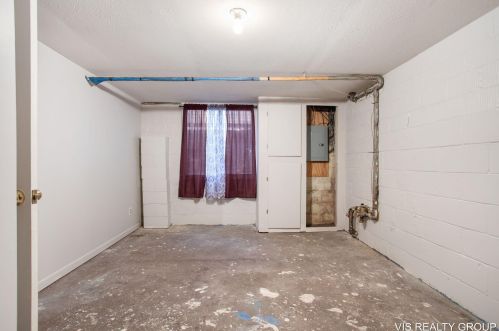 2256 Blodgett St, Meskegon MI  49441-1516 exterior