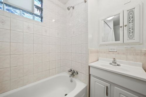 2943 Fairfield Ave, Chicago IL 60625-2719 exterior