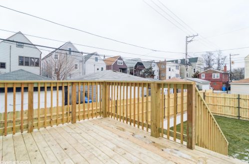 2743 Hamlin Ave, Chicago IL 60647-1012 exterior