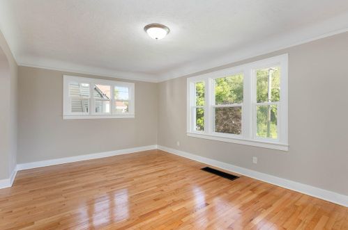 818 Dickinson St, Grand Rapids MI 49507-2042 exterior