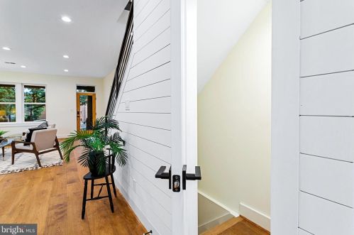 302 Rhode Is Ave, Washington DC 20001-1827 exterior