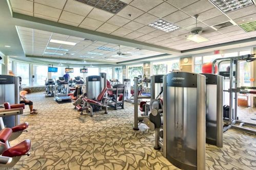 5283 Hawkesbury Way, Naples FL 34119-9582 exterior