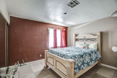 5307 Camelback Rd, Phoenix AZ 85033-1534 exterior