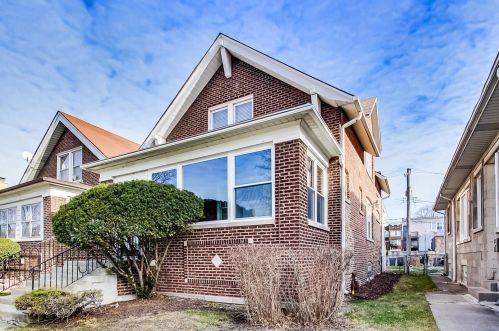 7443 Merrill Ave, Chicago IL  60649-3210 exterior