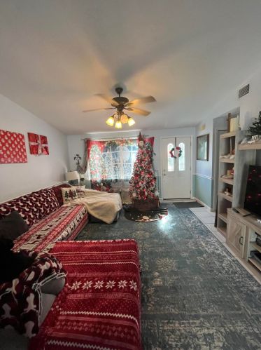 201 Thornhill Dr, Fort Pierce FL  34984-4467 exterior