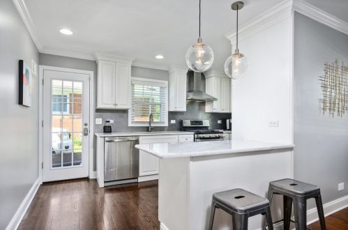 798 Fairfield Ave, Elmhurst IL 60126-3849 exterior