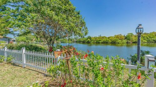 9018 Gln Moor Ln, Port Richey FL 34668-4945 exterior