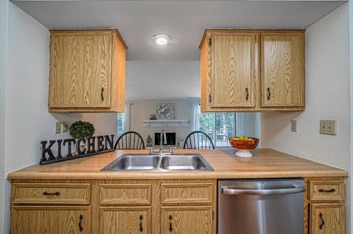 604 Meade Dr, Moon Twp PA 15108-9668 exterior