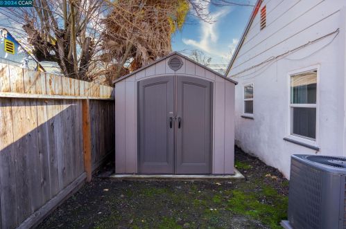 106 Doris Dr, Concord CA  94523-2915 exterior