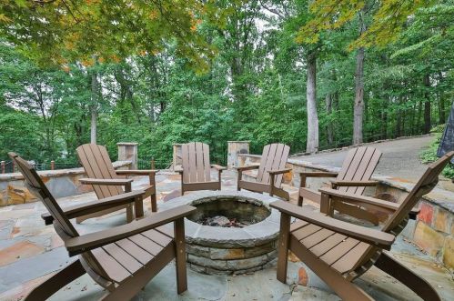 8069 Kenstone Ct, Atlanta GA 30350-4160 exterior