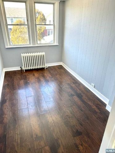 51 Shaler Ave, Fairview NJ  07022-2111 exterior