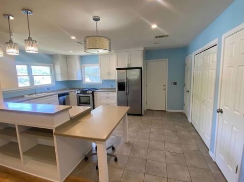 6807 Daugherty St, Austin TX  78757-2323 exterior