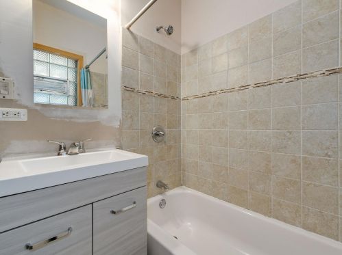 1747 Monticello Ave, Chicago IL 60618-5320 exterior