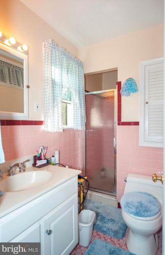 576 Kromer Ave, Berwyn PA 19312-1318 exterior