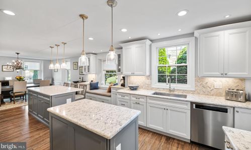 5 Lexington Ave, Pittsburgh PA 15215-3218 exterior