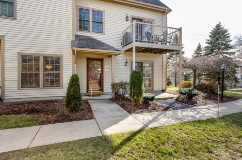 123 Revere St, Canton, MA 02021-2984